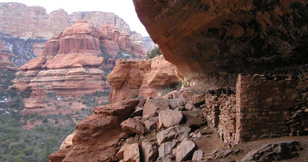 Image of cliff dwelling